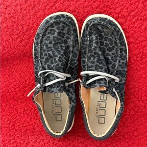 Hey Dude Women's Gray Leopard Flats